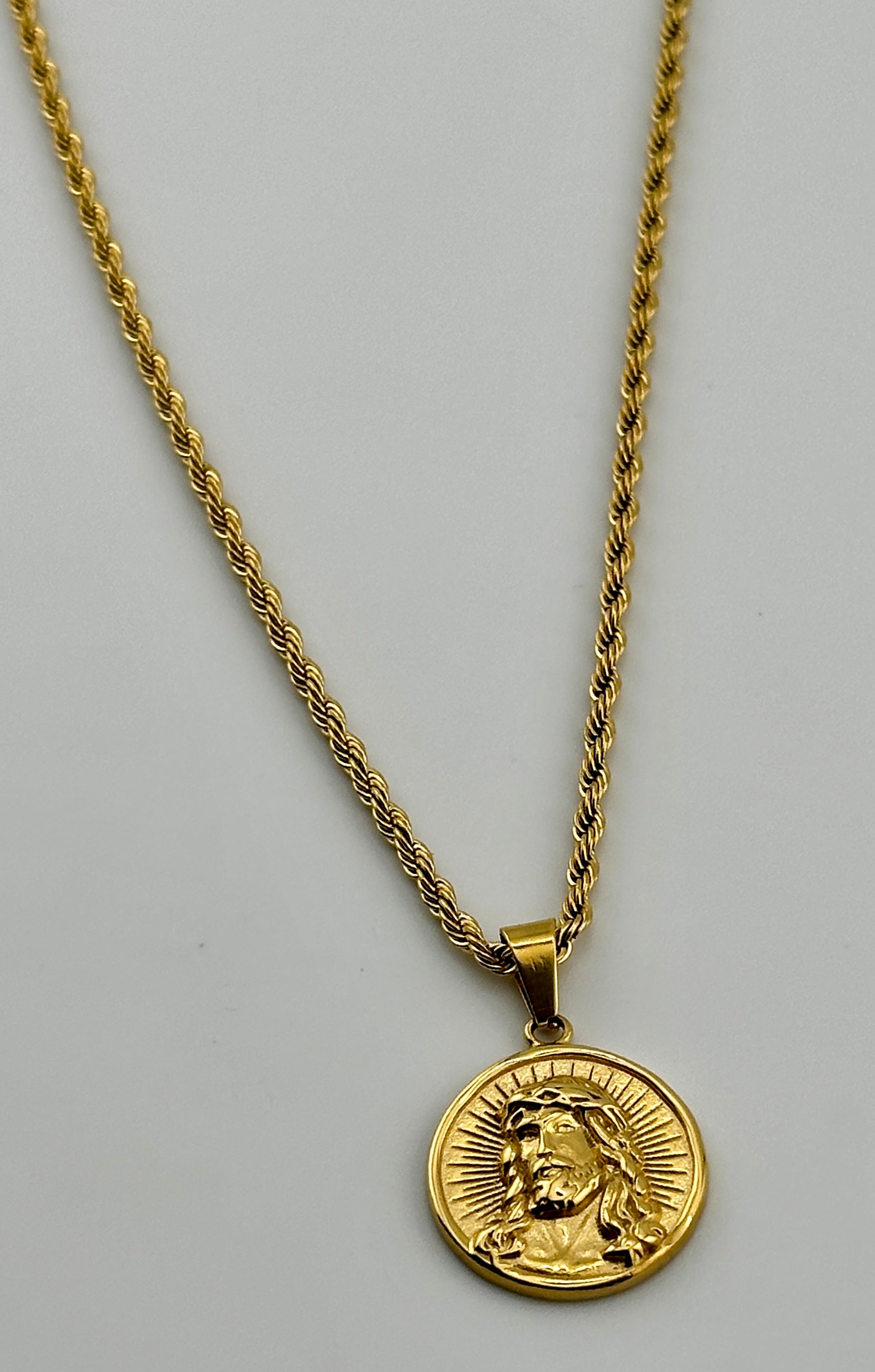 Jesus Pendant (Gold)